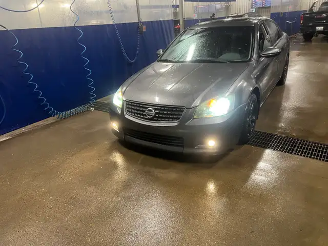 2005 Nissan  Altima SER - Photo 2