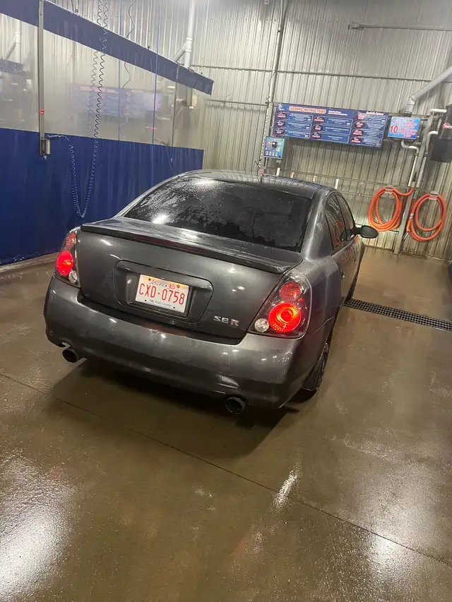 2005 Nissan  Altima SER - Photo 4