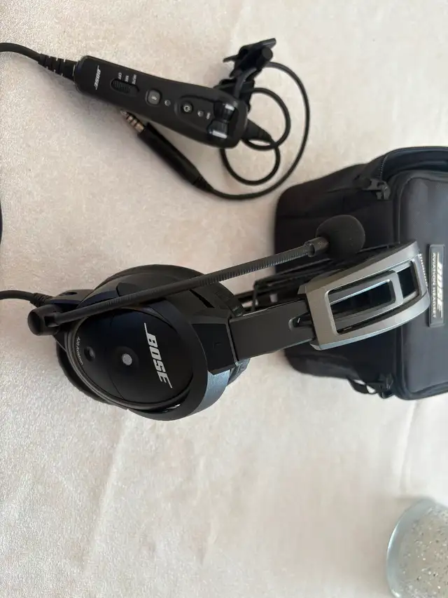 Bose A20 Aviation Headset with Bluetooth - Photo 2