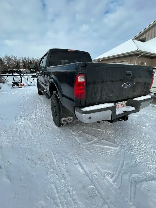 2012 Ford F350 Lariat Super Duty Crew Cab - Photo 4