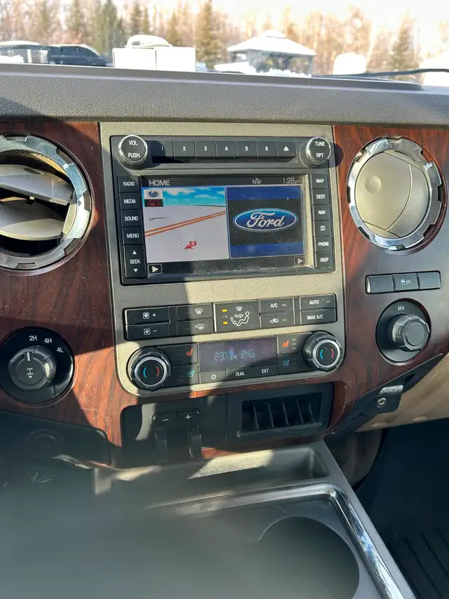 2012 Ford F350 Lariat Super Duty Crew Cab - Photo 9