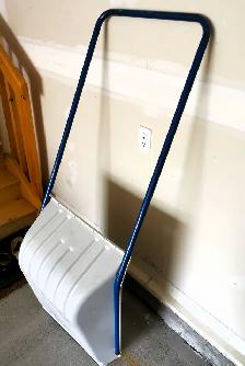 New 24-In Polyethylene Sleigh Snow Pusher - Photo 2