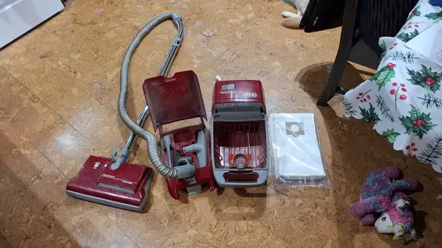 FREE - Vacuum Cleaner for parts - Photo 2