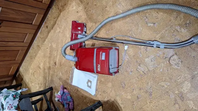 FREE - Vacuum Cleaner for parts - Photo 4