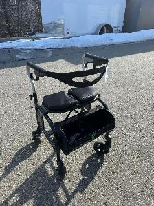 EVOLUTIONW WALKER ROLLATOR DELIVERY INCLUDED