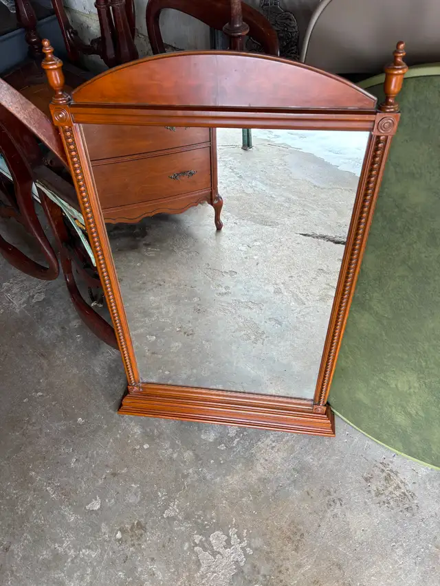 Beautiful Old Mirror - Photo 6