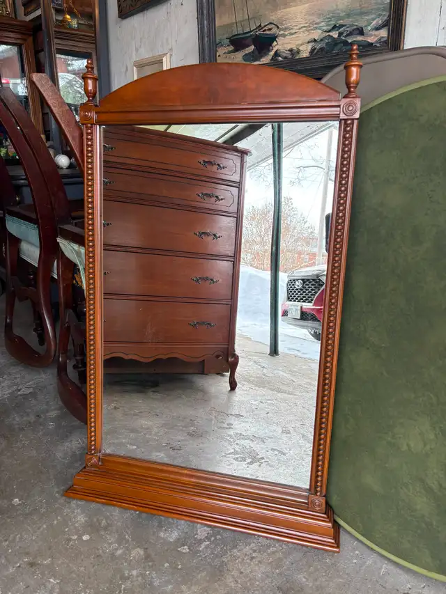 Beautiful Old Mirror - Photo 7