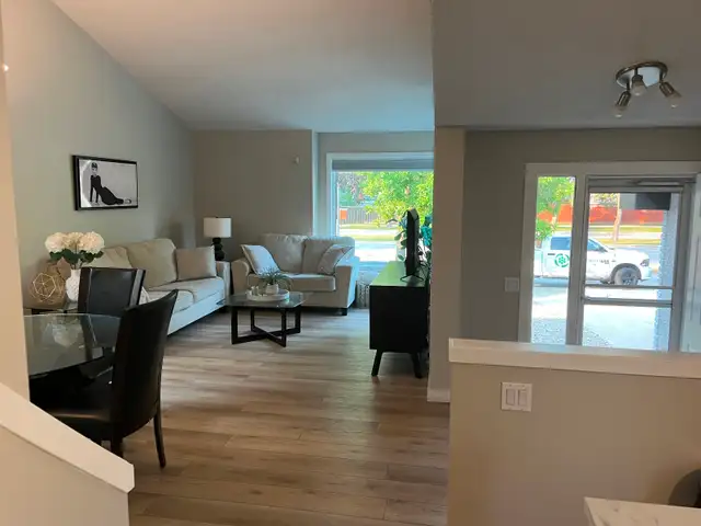 Island Lakes 2 bedroom home, utilities included. $1800/month - Photo 2