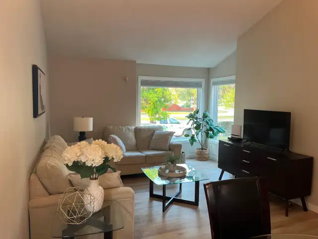 Island Lakes 2 bedroom home, utilities included. $1800/month - Photo 4