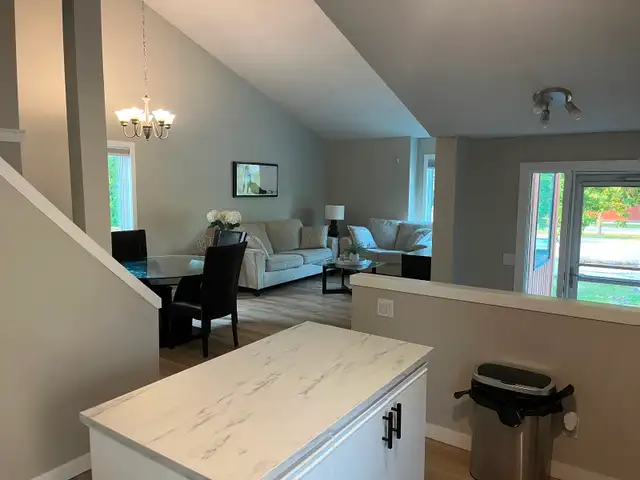 Island Lakes 2 bedroom home, utilities included. $1800/month - Photo 5