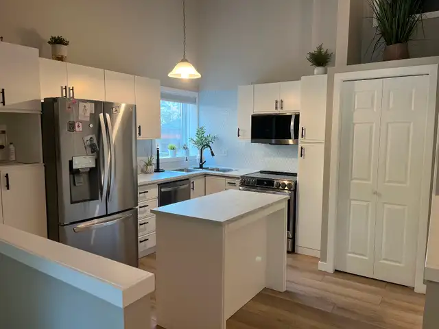 Island Lakes 2 bedroom home, utilities included. $1800/month - Photo 12