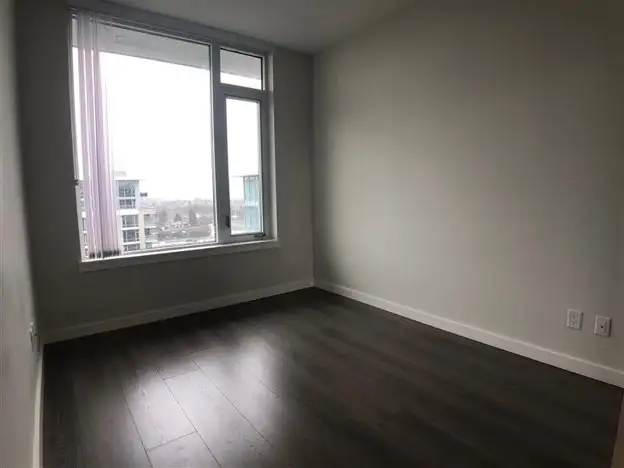 3-Bed   1 Big Den Penthouse Unit at Capstan Village for Rent! - Photo 4