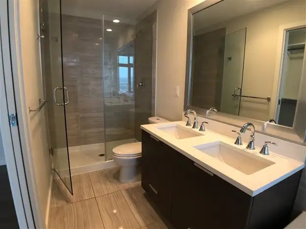 3-Bed   1 Big Den Penthouse Unit at Capstan Village for Rent! - Photo 7