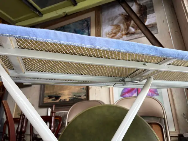 Ironing Board - Photo 4