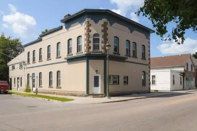 Carleton Place Bridge St - 2 Bdrm Apt – ground flr no Stairs, EV - Photo 4