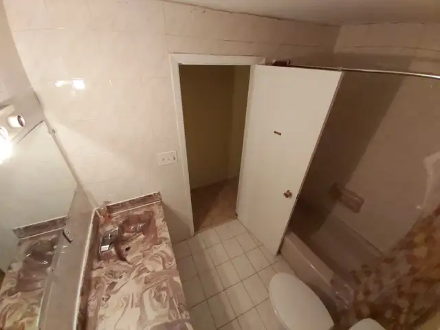 ROOMS for rent in NEWLY RENOVATED BASEMENT - Photo 4