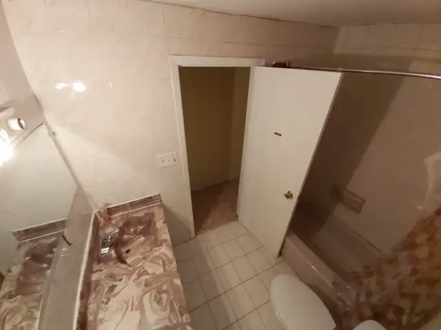 ROOMS for rent in NEWLY RENOVATED BASEMENT - Photo 5