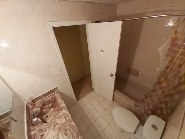 ROOMS for rent in NEWLY RENOVATED BASEMENT - Photo 18