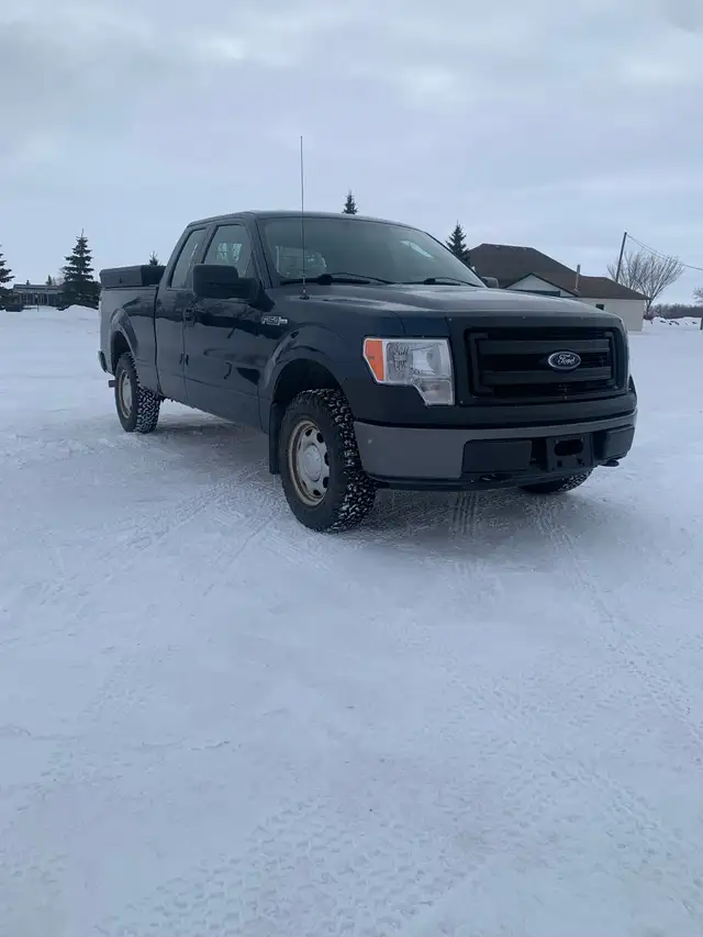 2014 Ford F150 XL Supercab 4X4 - Photo 4