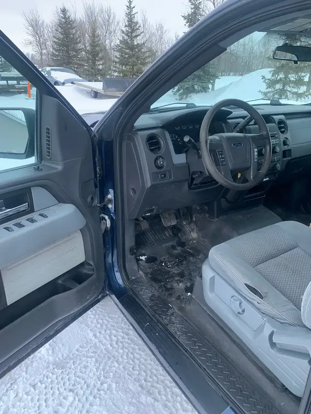 2014 Ford F150 XL Supercab 4X4 - Photo 6