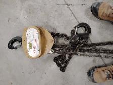 3 TON  HOIST & 2 STEEL POST, PLATED ON BOTH ENDS $300.00