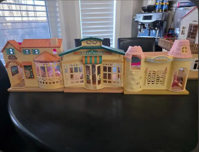 Calico Critters Collection perfect condition houses shops  cars - Photo 10
