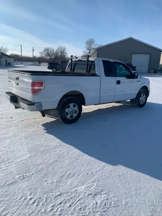 2011 Ford F150 XLT Supercab Rear Wheel Drive - Photo 4