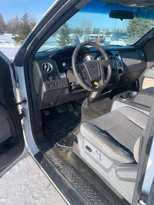 2011 Ford F150 XLT Supercab Rear Wheel Drive - Photo 8