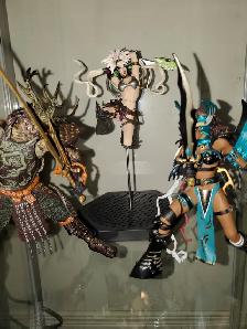 2 Glass Stands with Mcfarlanes toys More $40$ for everything - Photo 2