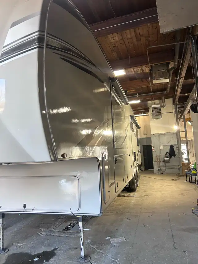 Rv polishing-Decals and Oxidizational Removal - Photo 5