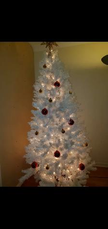 Christmas tree white 8 foot tall good condition just $10$ - Photo 3