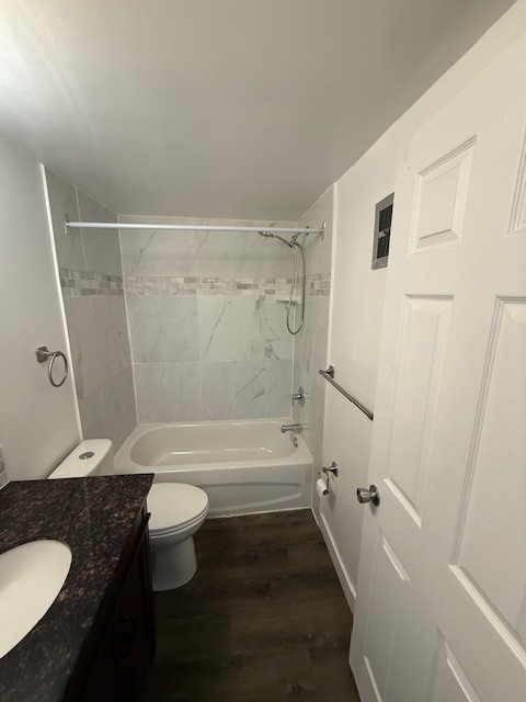 RENOVATED 2 BDRM in Old Strathcona! Balcony, Excellent Location! - Photo 4