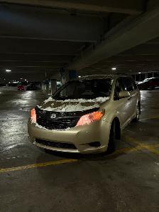 2011 Toyota Sienna CE - Photo 2