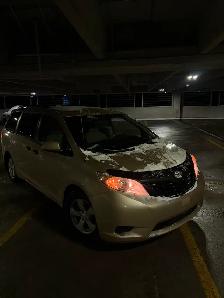 2011 Toyota Sienna CE - Photo 3