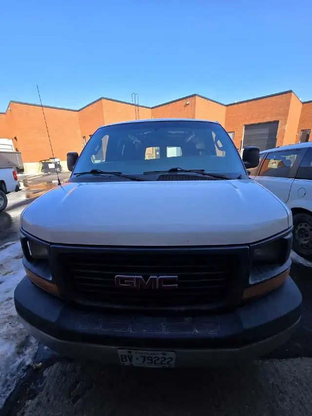 2017 GMC Savana Cargo Van