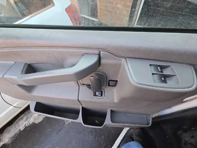 2017 GMC Savana Cargo Van - Photo 9