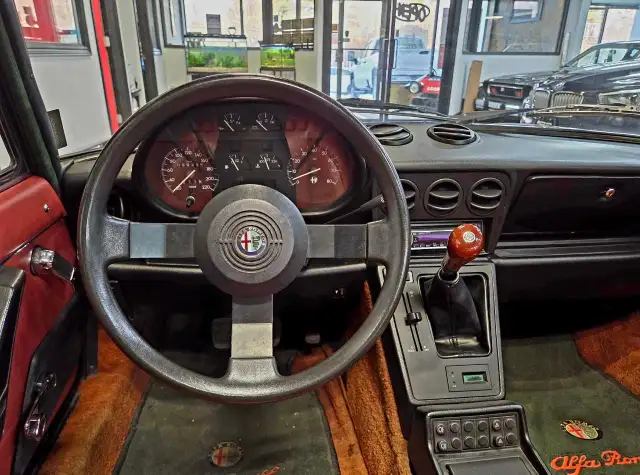 1987 Alfa Romeo Spider Manual Transmission/Very Low KMs/Certi... - Photo 16
