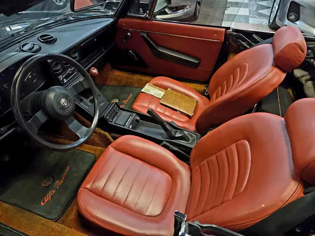 1987 Alfa Romeo Spider Manual Transmission/Very Low KMs/Certi... - Photo 17