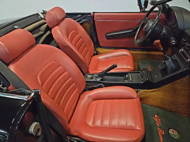 1987 Alfa Romeo Spider Manual Transmission/Very Low KMs/Certi... - Photo 18