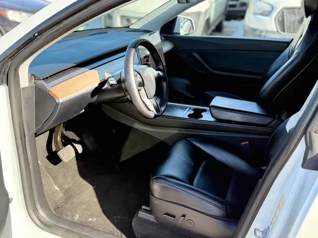2021 Tesla Model Y Long Range AWD - Photo 8