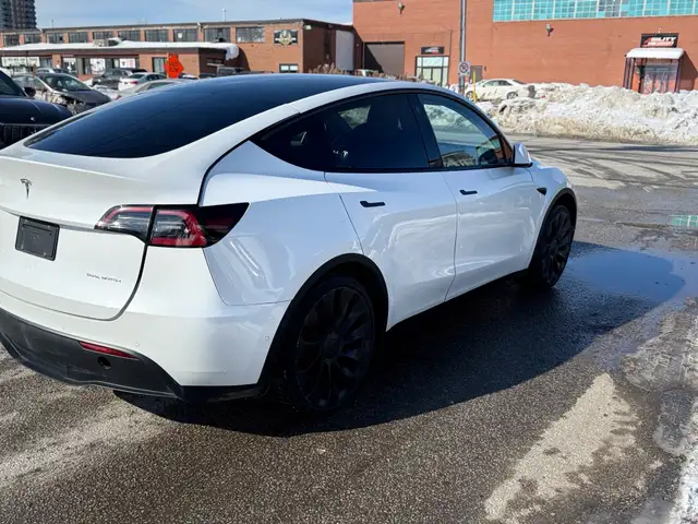 2021 Tesla Model Y Long Range AWD - Photo 10