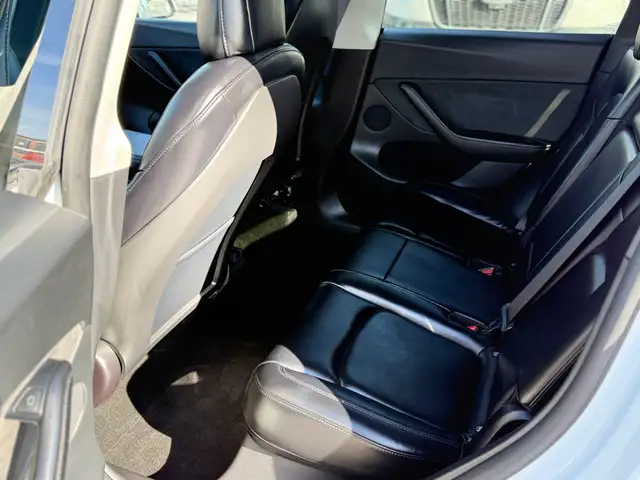2021 Tesla Model Y Long Range AWD - Photo 11