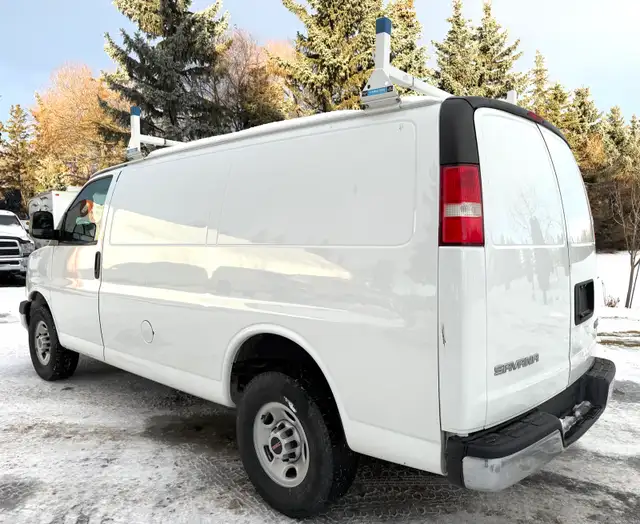 2018 GMC SAVANA Cargo Van INSULATED/SHELVING/HEATER/FULLY LOADED - Photo 4