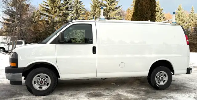 2018 GMC SAVANA Cargo Van INSULATED/SHELVING/HEATER/FULLY LOADED - Photo 5