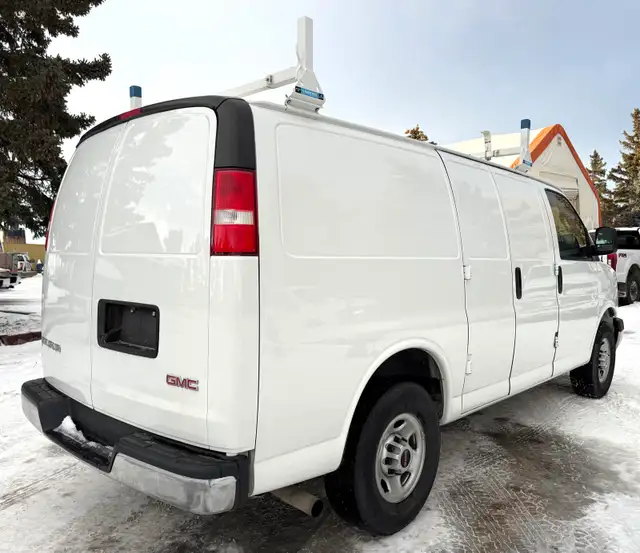 2018 GMC SAVANA Cargo Van INSULATED/SHELVING/HEATER/FULLY LOADED - Photo 8