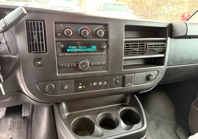 2018 GMC SAVANA Cargo Van INSULATED/SHELVING/HEATER/FULLY LOADED - Photo 14