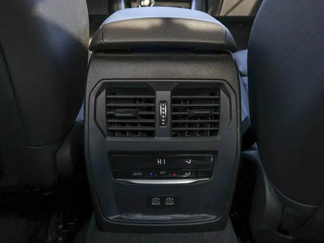 2022 BMW 3 Series 330i xDrive- Sunroof - Heated Seats Steering - Photo 42