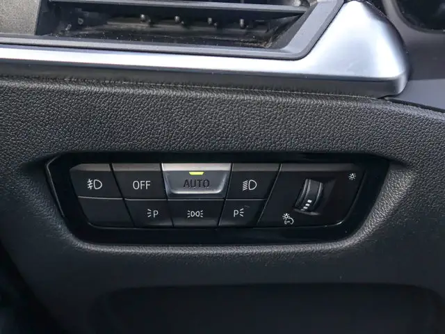 2022 BMW 3 Series 330i xDrive- Sunroof - Heated Seats Steering - Photo 43