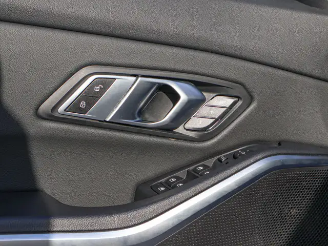 2022 BMW 3 Series 330i xDrive- Sunroof - Heated Seats Steering - Photo 45