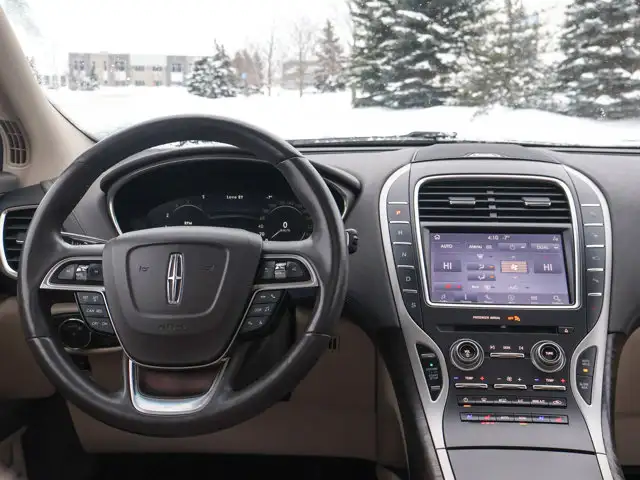 2019 Lincoln Nautilus Reserve- Pano Roof - Heated Vented Seats - Photo 25